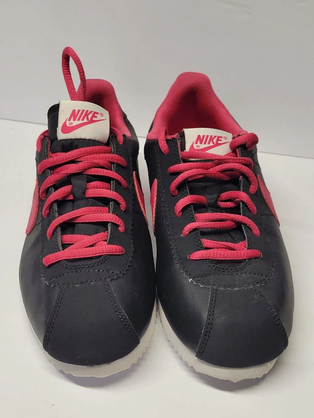 Nike Classic Cortez Leather GS Black Vivid Pink 749502-001 Size 6Y / Women's 7.5